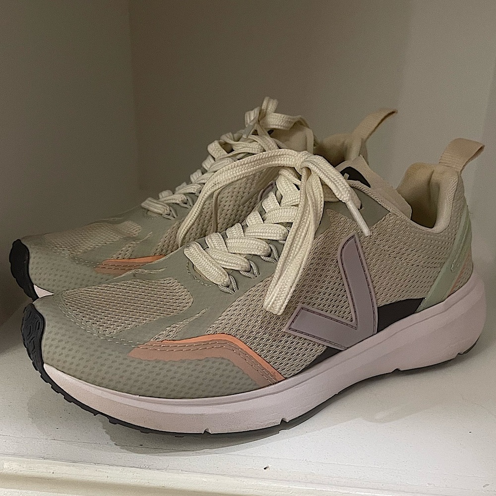 Veja Condor 2 Sneaker size 7